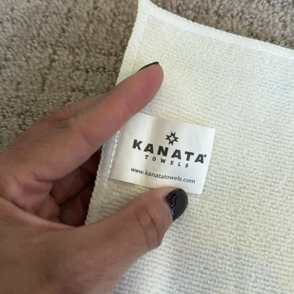 Kanata Towels celebrate victory